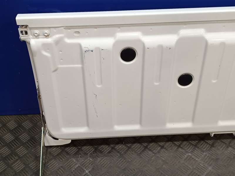 Recambio de porton trasero para isuzu d-max 1.9 turbodiesel referencia OEM IAM   