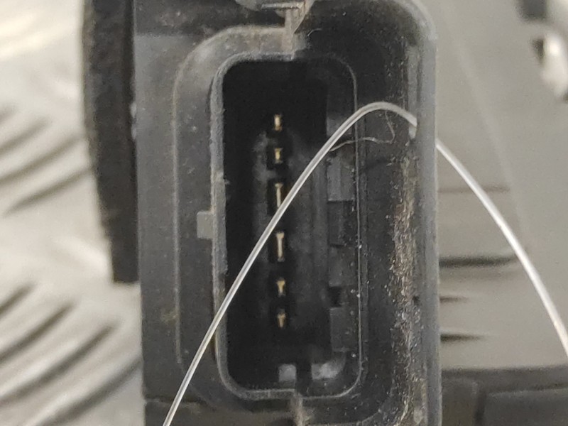 Recambio de cerradura puerta trasera izquierda para renault fluence 1.5 dci diesel fap referencia OEM IAM 825030019R  