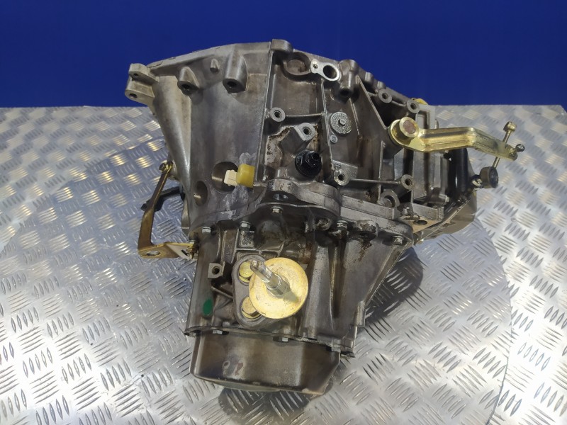 Recambio de caja cambios para peugeot 206 berlina 1.9 diesel referencia OEM IAM 20DL22  