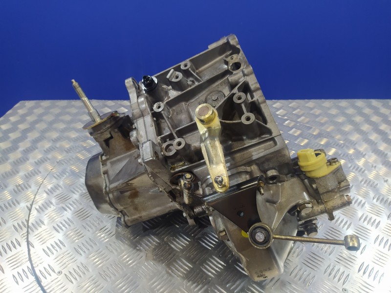 Recambio de caja cambios para peugeot 206 berlina 1.9 diesel referencia OEM IAM 20DL22  