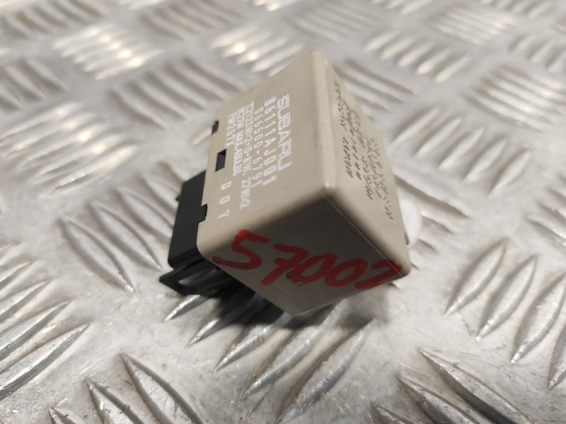 Recambio de rele para subaru xv 2.0 cat referencia OEM IAM 86111AJ001  0665006791