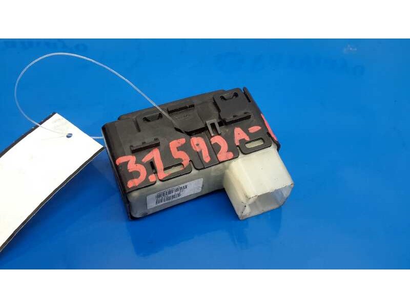 Recambio de mando elevalunas trasero derecho para chrysler sebring berlina 2.0 crd cat referencia OEM IAM 04602787AA  