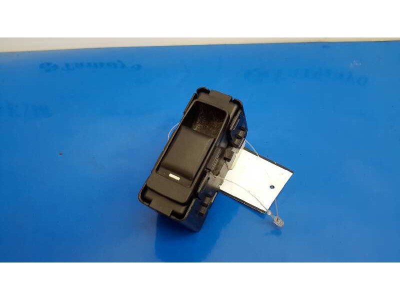 Recambio de mando elevalunas trasero izquierdo para chrysler sebring berlina 2.0 crd cat referencia OEM IAM 04602787AAA  