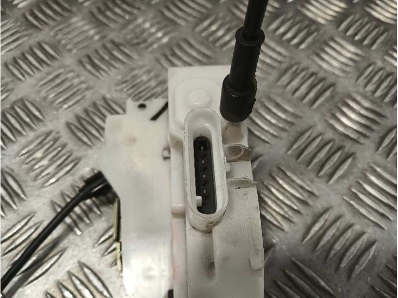 Recambio de cerradura puerta delantera izquierda para citroën c3 referencia OEM IAM 46982980  