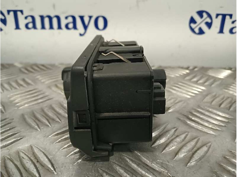 Recambio de mando luces para land rover freelander (lr2) 2.2 td4 cat referencia OEM IAM 04066264  6G9N13A024