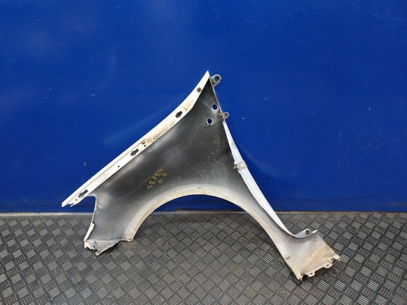 Recambio de aleta delantera derecha para renault clio iii referencia OEM IAM   
