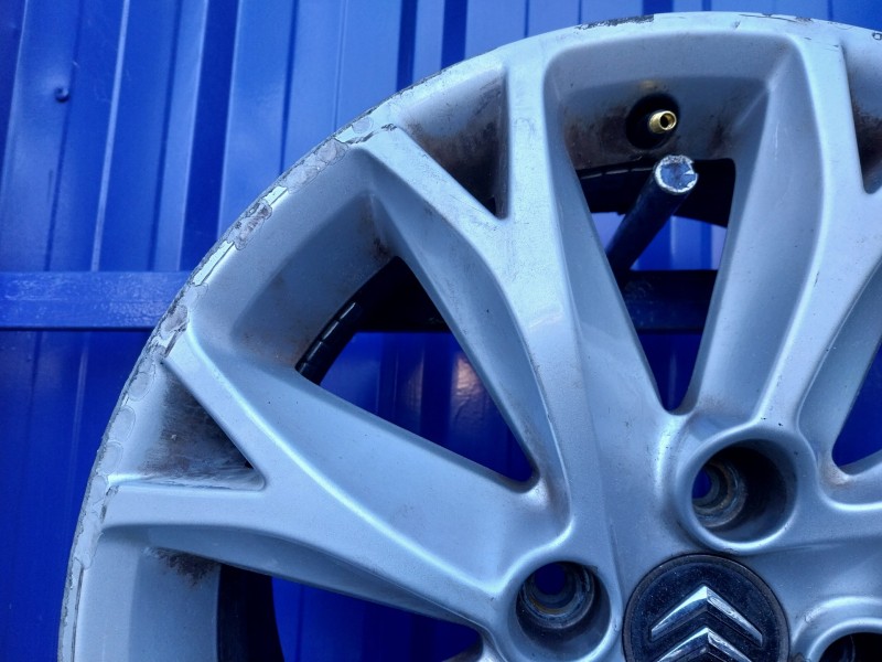 Recambio de llanta para citroën c4 coupe referencia OEM IAM 9684260680  