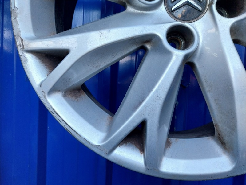 Recambio de llanta para citroën c4 coupe referencia OEM IAM 9684260680  