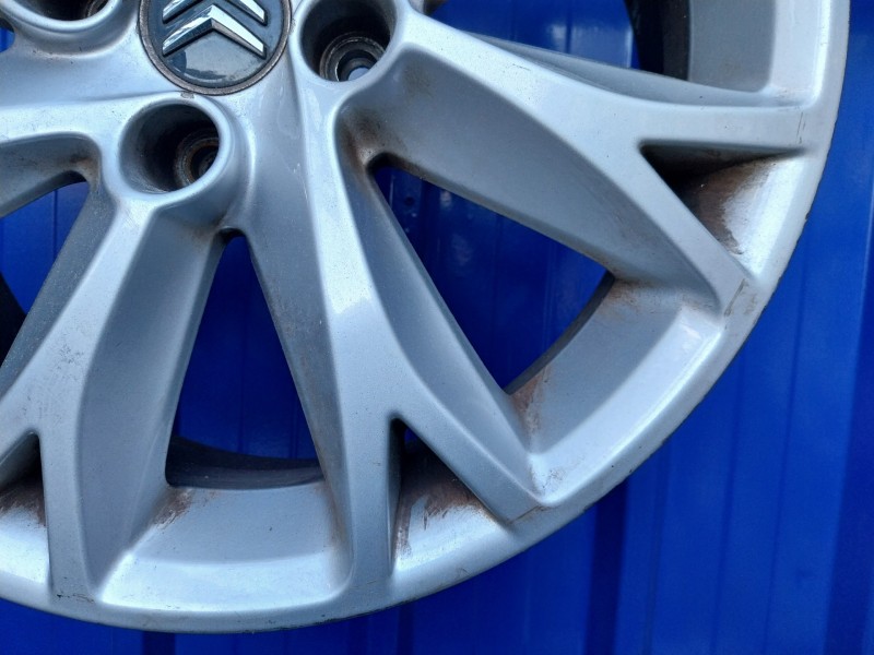 Recambio de llanta para citroën c4 coupe referencia OEM IAM 9684260680  