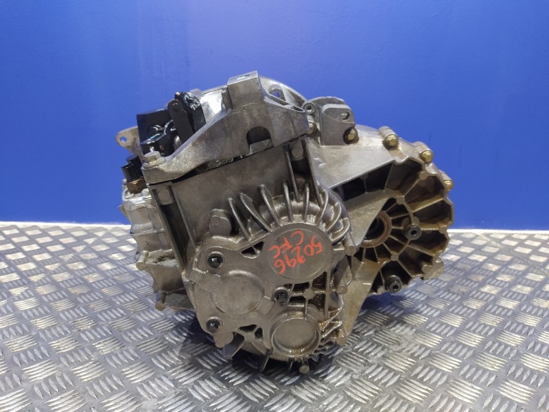 Recambio de caja cambios para volvo v50 familiar 2.0 diesel cat referencia OEM IAM 4M5R7002CE  