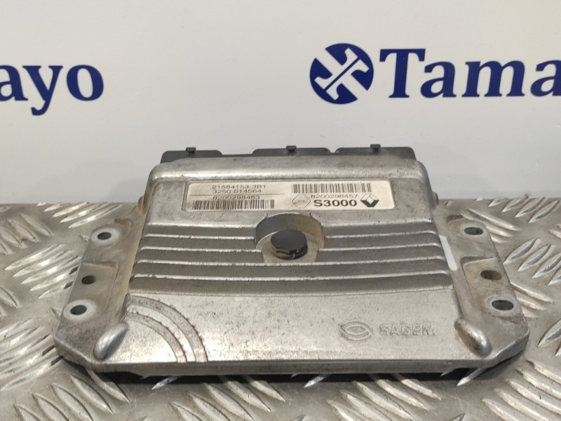 Recambio de centralita motor uce para renault scenic ii 1.6 16v referencia OEM IAM 8200298457 200298463 215841533B1