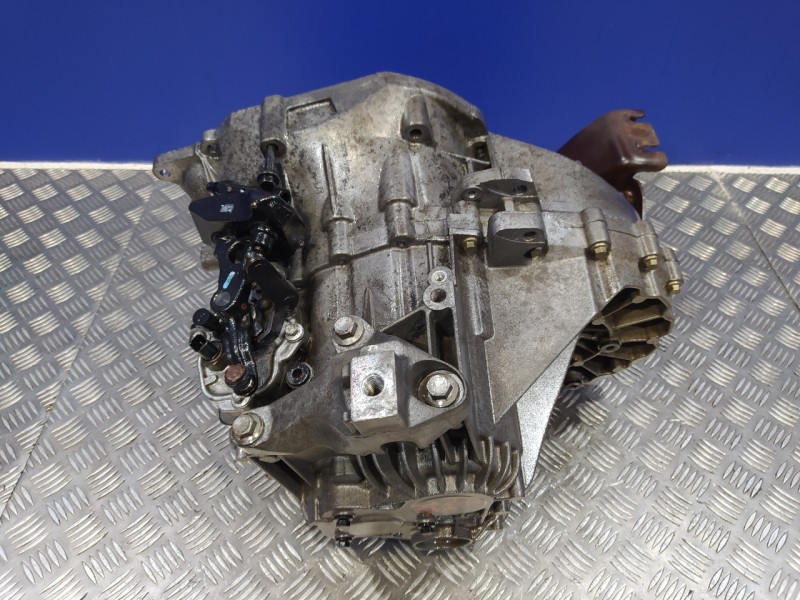 Recambio de caja cambios para volvo v50 familiar 2.0 diesel cat referencia OEM IAM 4M5R7002CE  