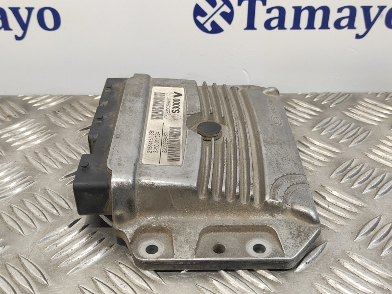Recambio de centralita motor uce para renault scenic ii 1.6 16v referencia OEM IAM 8200298457 200298463 215841533B1