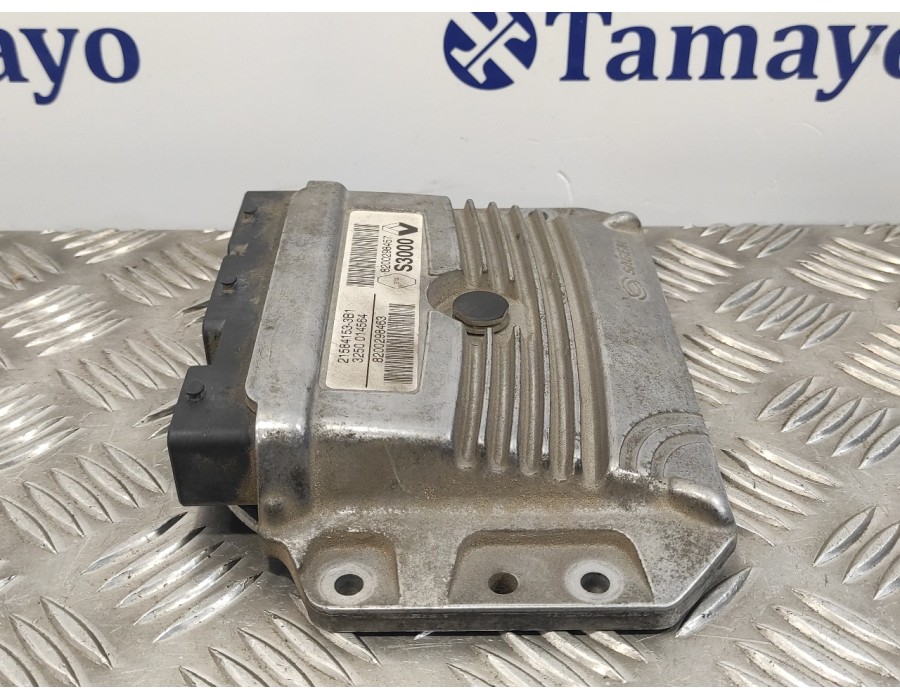 Recambio de centralita motor uce para renault scenic ii 1.6 16v referencia OEM IAM 8200298457 200298463 215841533B1