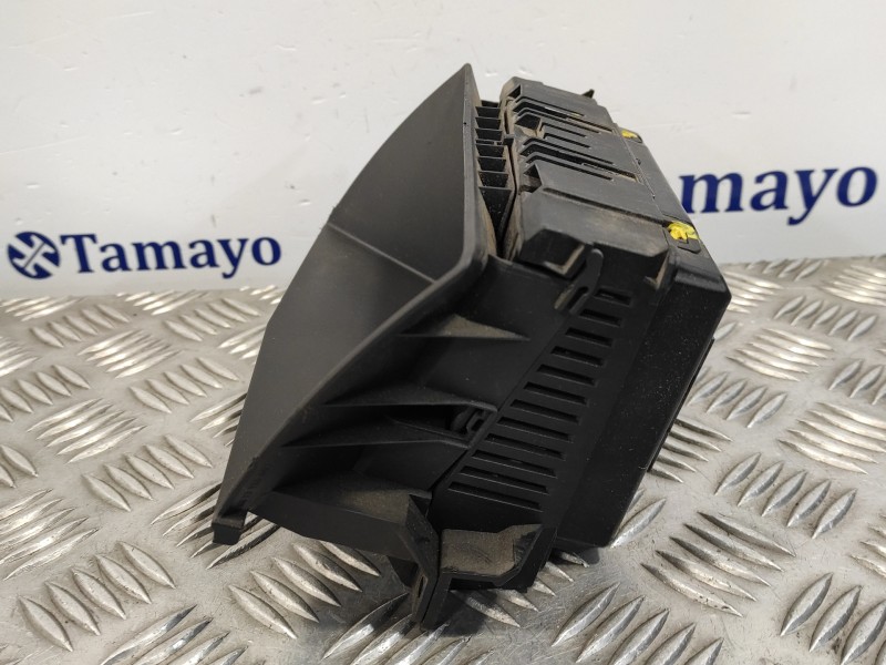 Recambio de pantalla multifuncion para opel astra h berlina referencia OEM IAM 13208089 281154326 565412769