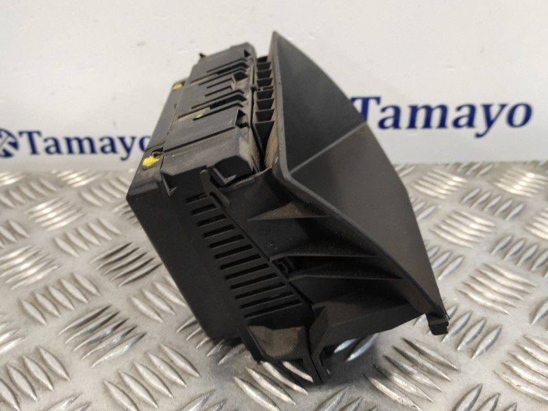 Recambio de pantalla multifuncion para opel astra h berlina referencia OEM IAM 13208089 281154326 565412769