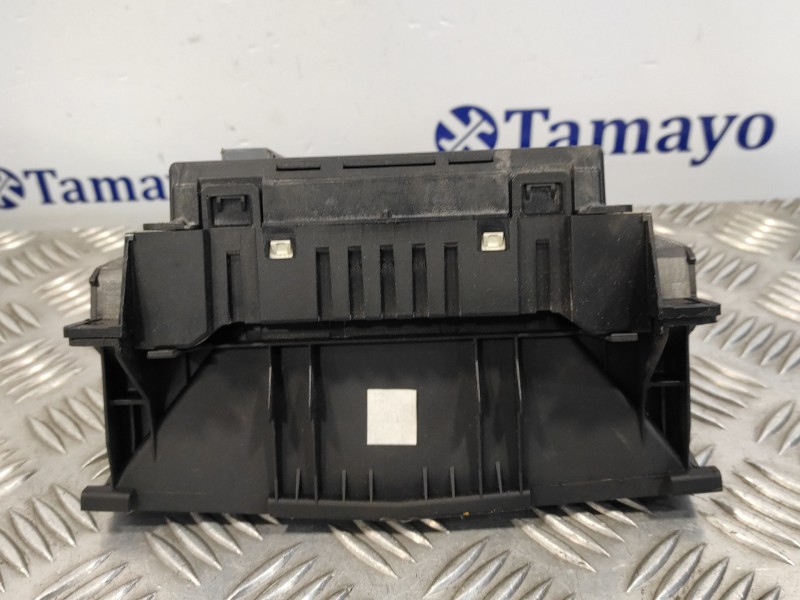 Recambio de pantalla multifuncion para opel astra h berlina referencia OEM IAM 13208089 281154326 565412769