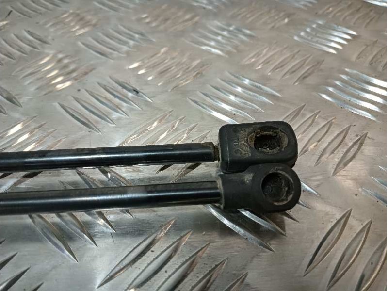 Recambio de amortiguadores maletero / porton para toyota avensis wagon (t25) referencia OEM IAM   