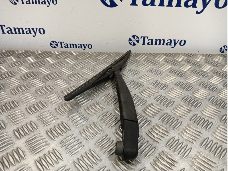 Recambio de brazo limpia trasero para dacia duster 1.6 16v cat referencia OEM IAM 80012977B  