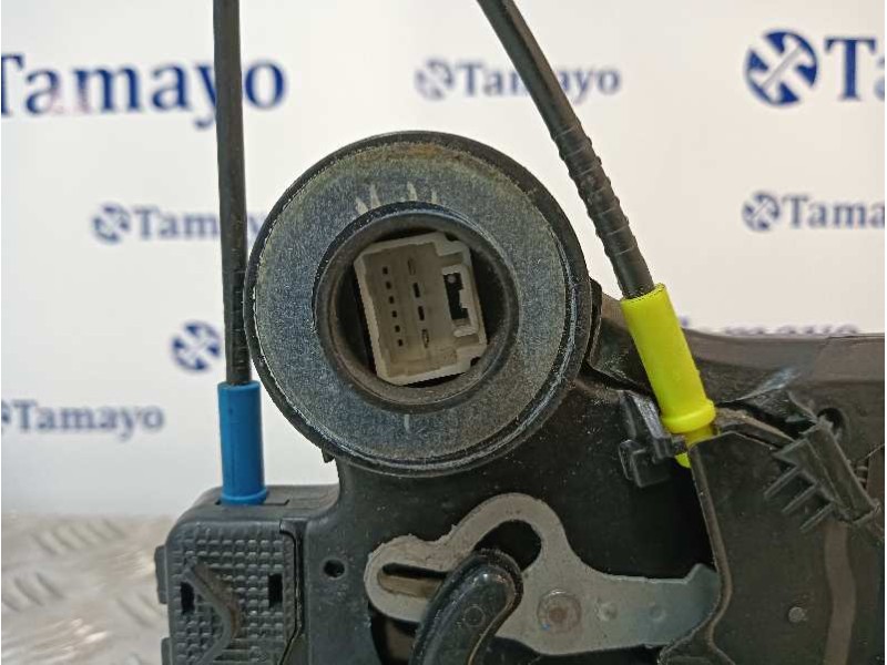 Recambio de cerradura puerta trasera derecha para toyota avensis wagon (t25) referencia OEM IAM   