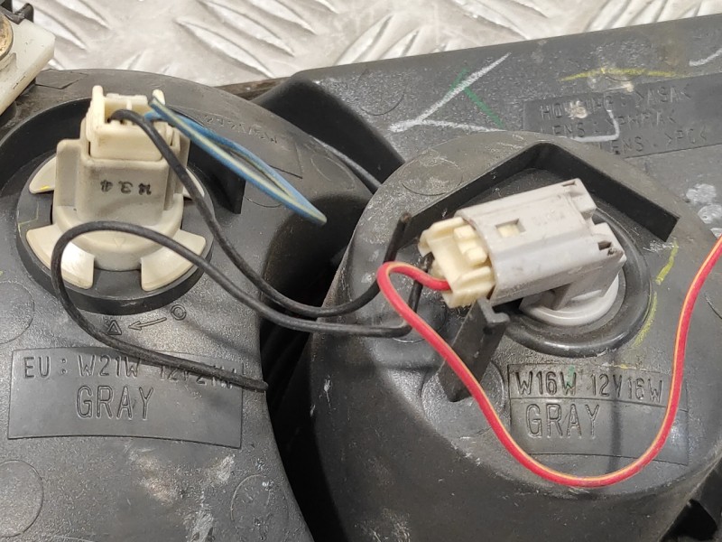 Recambio de piloto trasero izquierdo porton para mazda 6 berlina (gg) referencia OEM IAM   KOITO