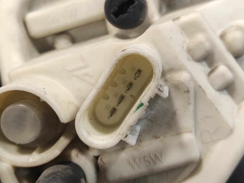 Recambio de piloto trasero derecho para opel astra j lim. 1.7 16v cdti referencia OEM IAM   