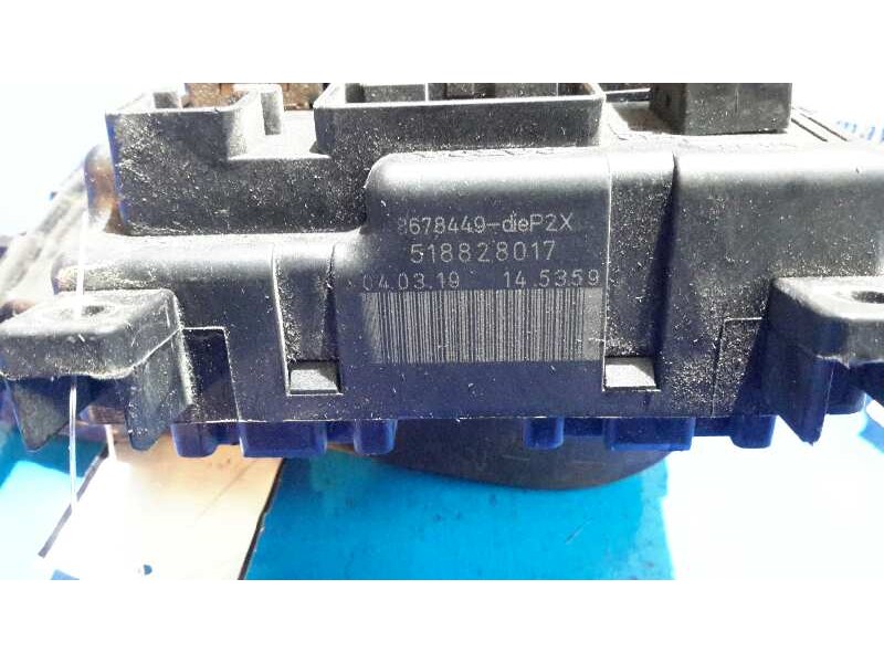 Recambio de caja reles / fusibles para volvo s60 berlina 2.4 diesel cat referencia OEM IAM 518828017  8678449