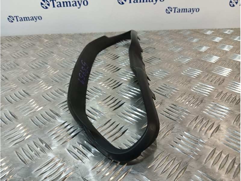 Recambio de moldura para peugeot 208 1.2 12v vti referencia OEM IAM 9673859177  