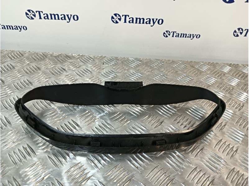 Recambio de moldura para peugeot 208 1.2 12v vti referencia OEM IAM 9673859177  