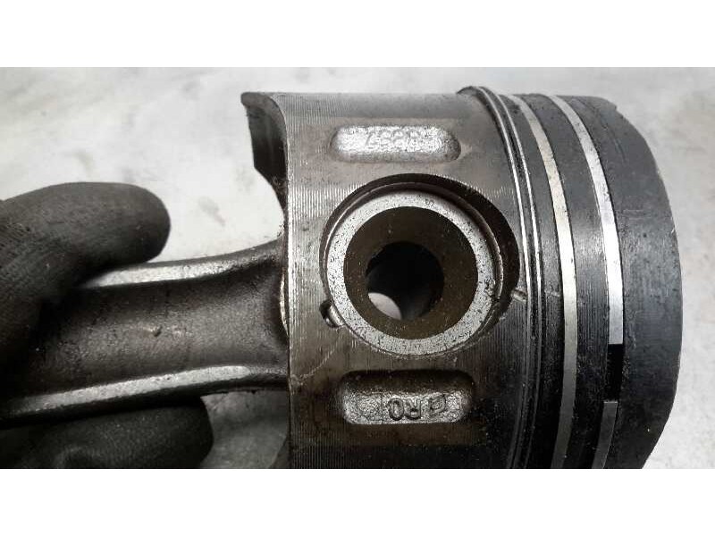 Recambio de piston para mercedes-benz sprinter 02.00  caja cerrada 2.2 cdi cat referencia OEM IAM 611981  