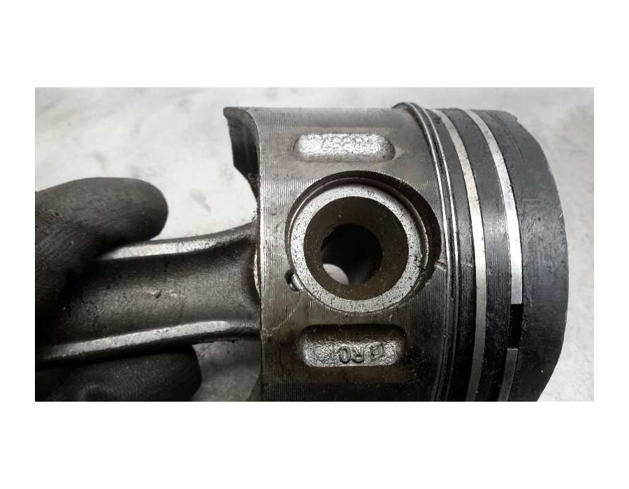 Recambio de piston para mercedes-benz sprinter 02.00  caja cerrada 2.2 cdi cat referencia OEM IAM 611981  