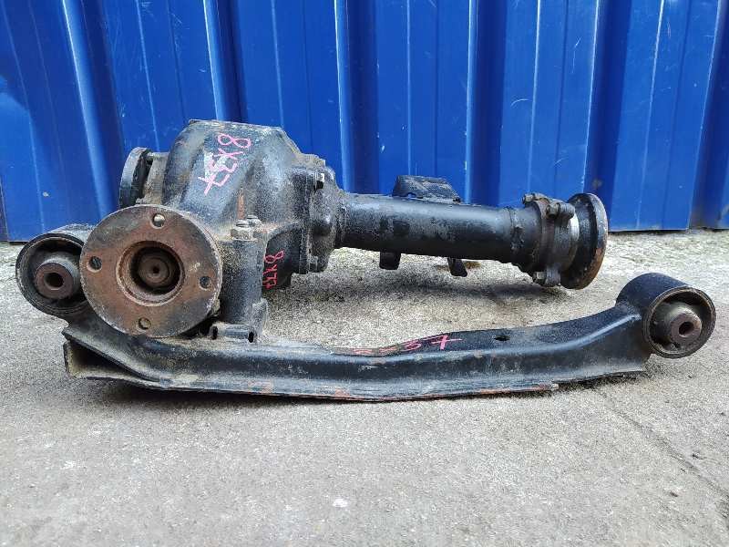 Recambio de diferencial delantero para nissan terrano/terrano.ii (r20) 2.7 turbodiesel referencia OEM IAM 38511623007  