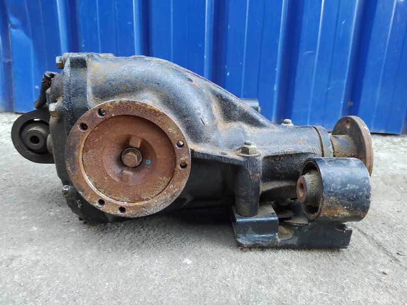 Recambio de diferencial delantero para nissan terrano/terrano.ii (r20) 2.7 turbodiesel referencia OEM IAM 38511623007  