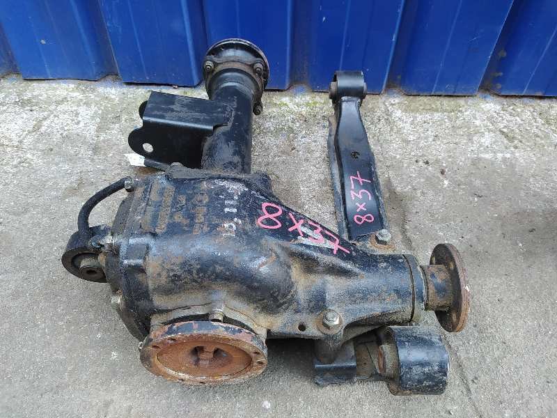 Recambio de diferencial delantero para nissan terrano/terrano.ii (r20) 2.7 turbodiesel referencia OEM IAM 38511623007  