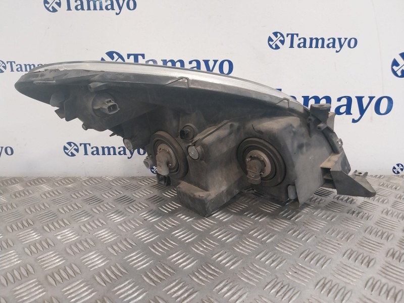 Recambio de faro izquierdo para toyota corolla verso (r1) referencia OEM IAM   