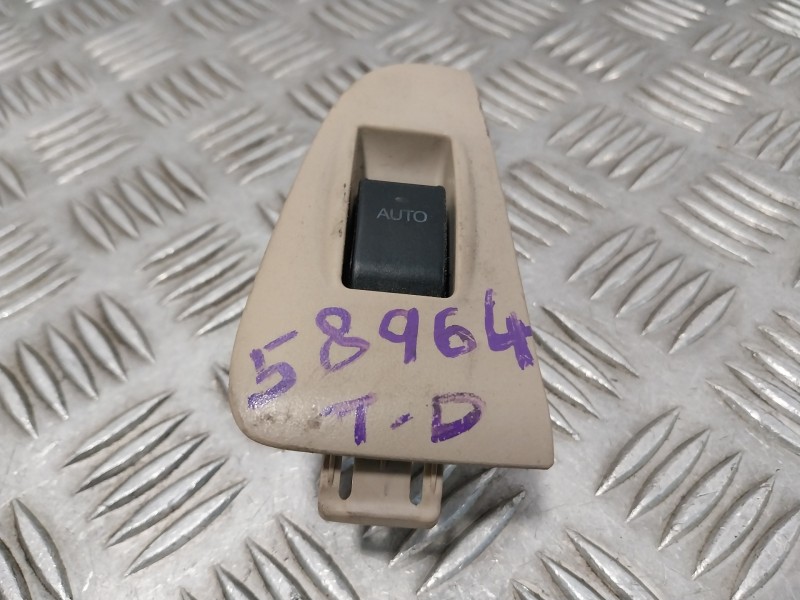 Recambio de mando elevalunas trasero derecho para toyota avensis wagon (t25) referencia OEM IAM 7427105020  