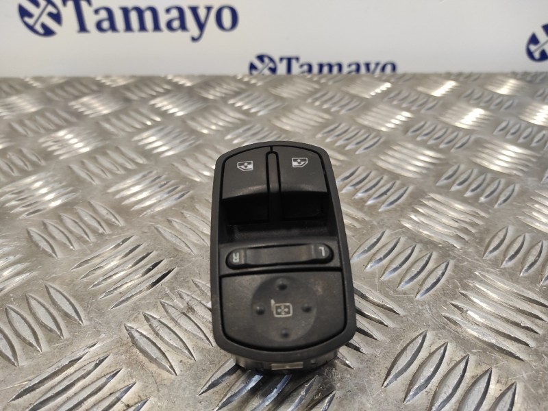 Recambio de mando elevalunas delantero izquierdo para opel corsa d 1.3 16v cdti referencia OEM IAM 13258521AA  315625731