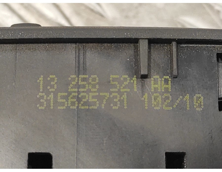 Recambio de mando elevalunas delantero izquierdo para opel corsa d 1.3 16v cdti referencia OEM IAM 13258521AA  315625731