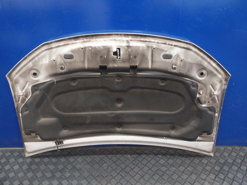 Recambio de capot para dacia sandero referencia OEM IAM 651228533R  