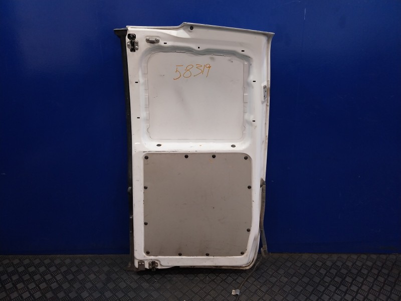 Recambio de porton trasero izquierdo para mercedes-benz vito mixto (447) referencia OEM IAM   