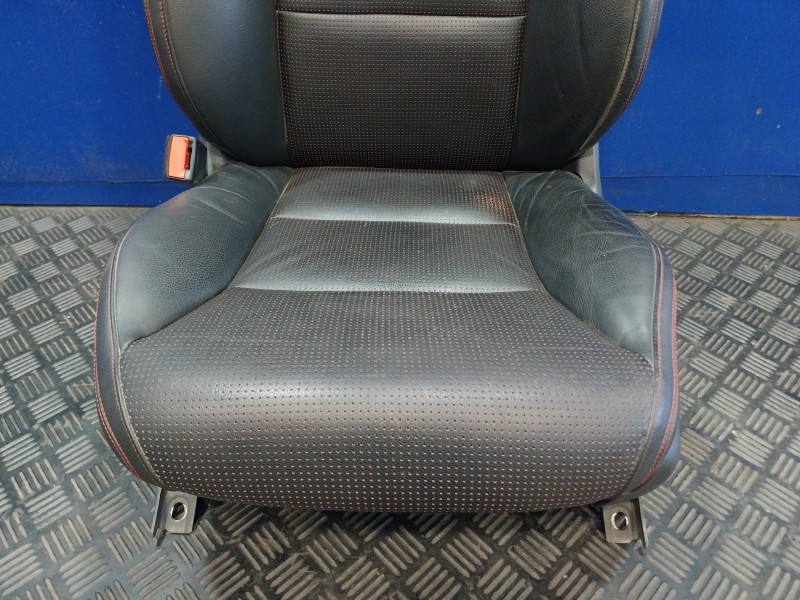 Recambio de juego asientos completo para mercedes-benz clase gla (w156) referencia OEM IAM   