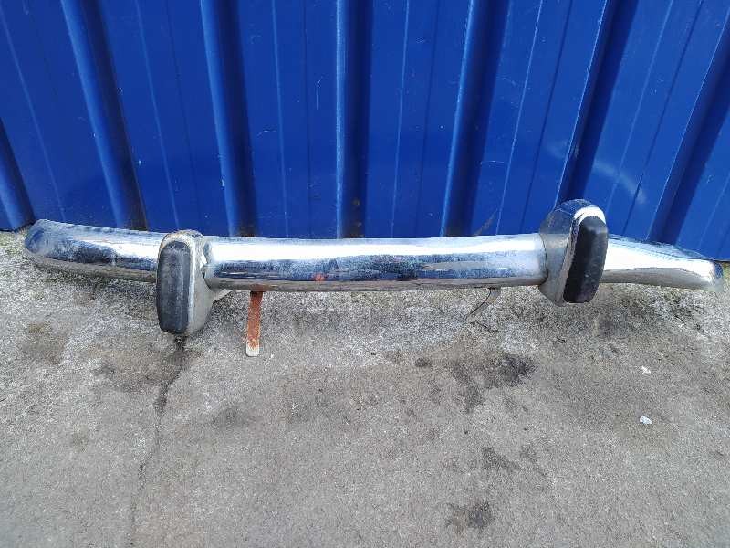 Recambio de paragolpes delantero para seat 600 referencia OEM IAM   