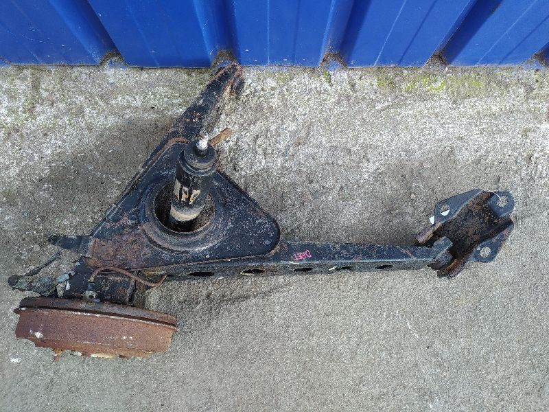 Recambio de brazo suspension inferior trasero derecho para seat 600 referencia OEM IAM   