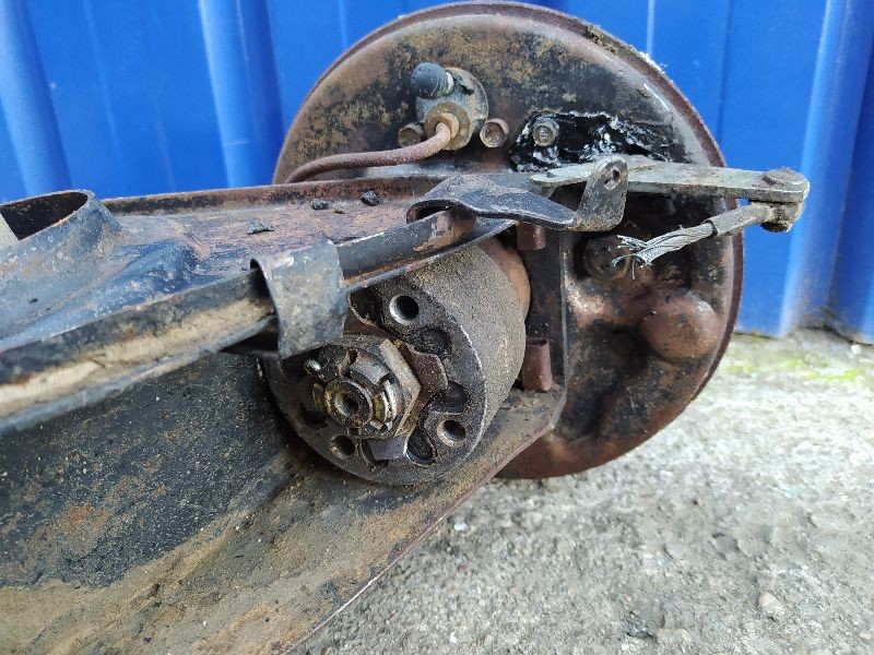 Recambio de brazo suspension inferior trasero derecho para seat 600 referencia OEM IAM   