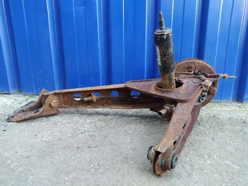 Recambio de brazo suspension inferior trasero derecho para seat 600 referencia OEM IAM   