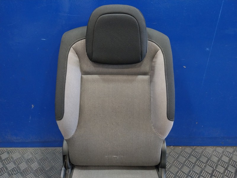 Recambio de asientos trasero derecho para peugeot partner kombi referencia OEM IAM   