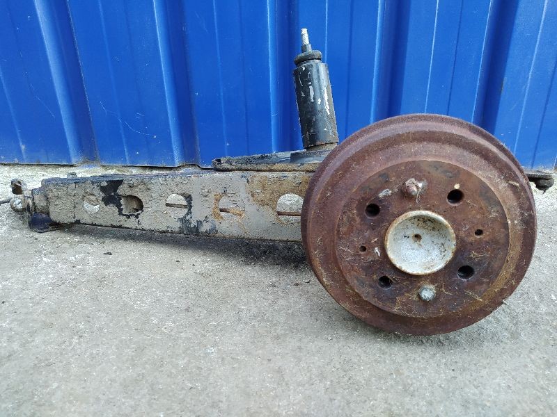 Recambio de brazo suspension inferior trasero izquierdo para seat 600 referencia OEM IAM   