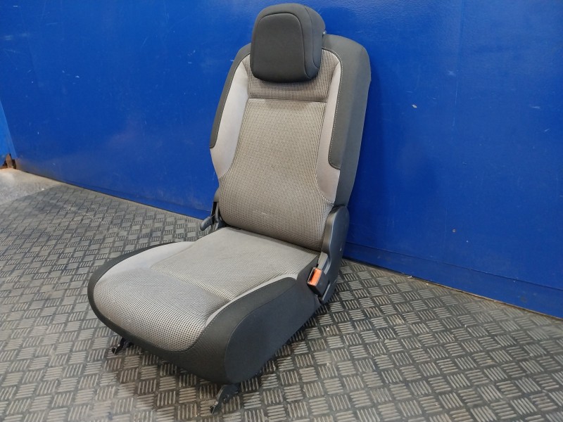 Recambio de asientos trasero derecho para peugeot partner kombi referencia OEM IAM   