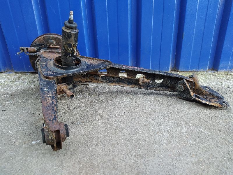 Recambio de brazo suspension inferior trasero izquierdo para seat 600 referencia OEM IAM   