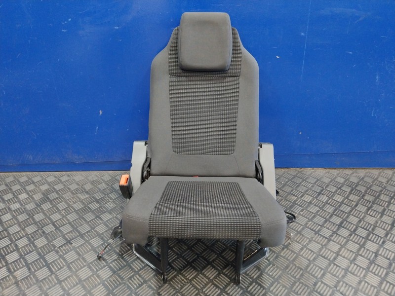 Recambio de asiento trasero medio para peugeot 5008 1.6 hdi fap referencia OEM IAM   